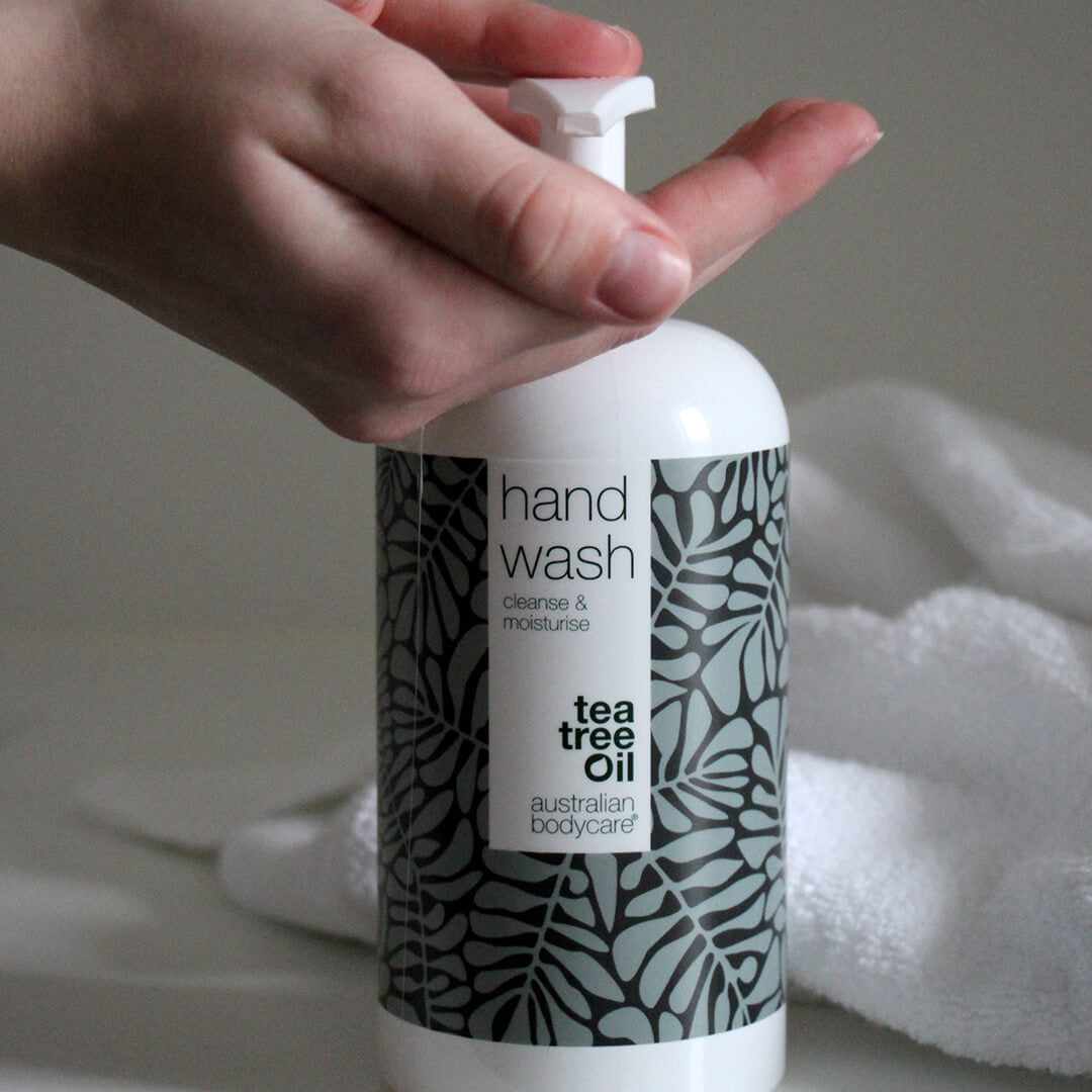 Kit against itchy hands with dry skin, and sore hands — Hand soap and hand cream for chapped, dry hands